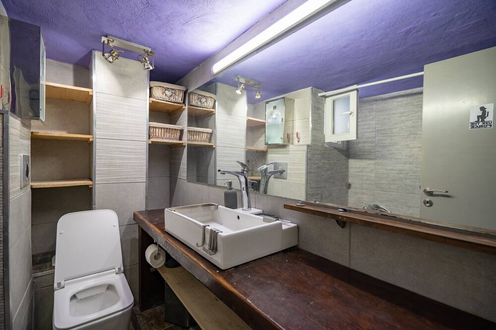 Photo of Bathroom in Attiki