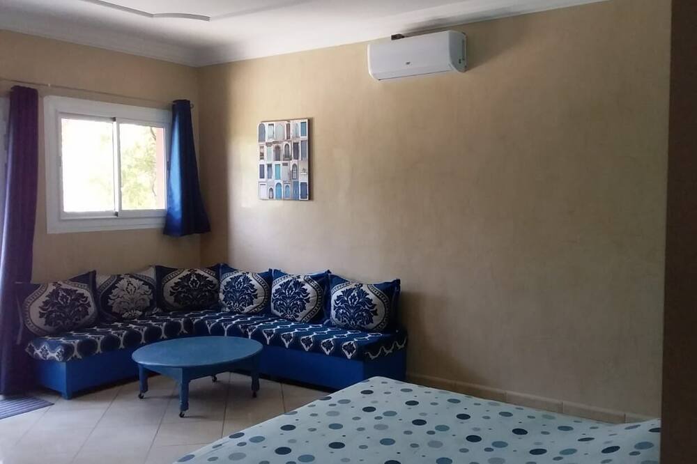 Photo of Bedroom in Issen