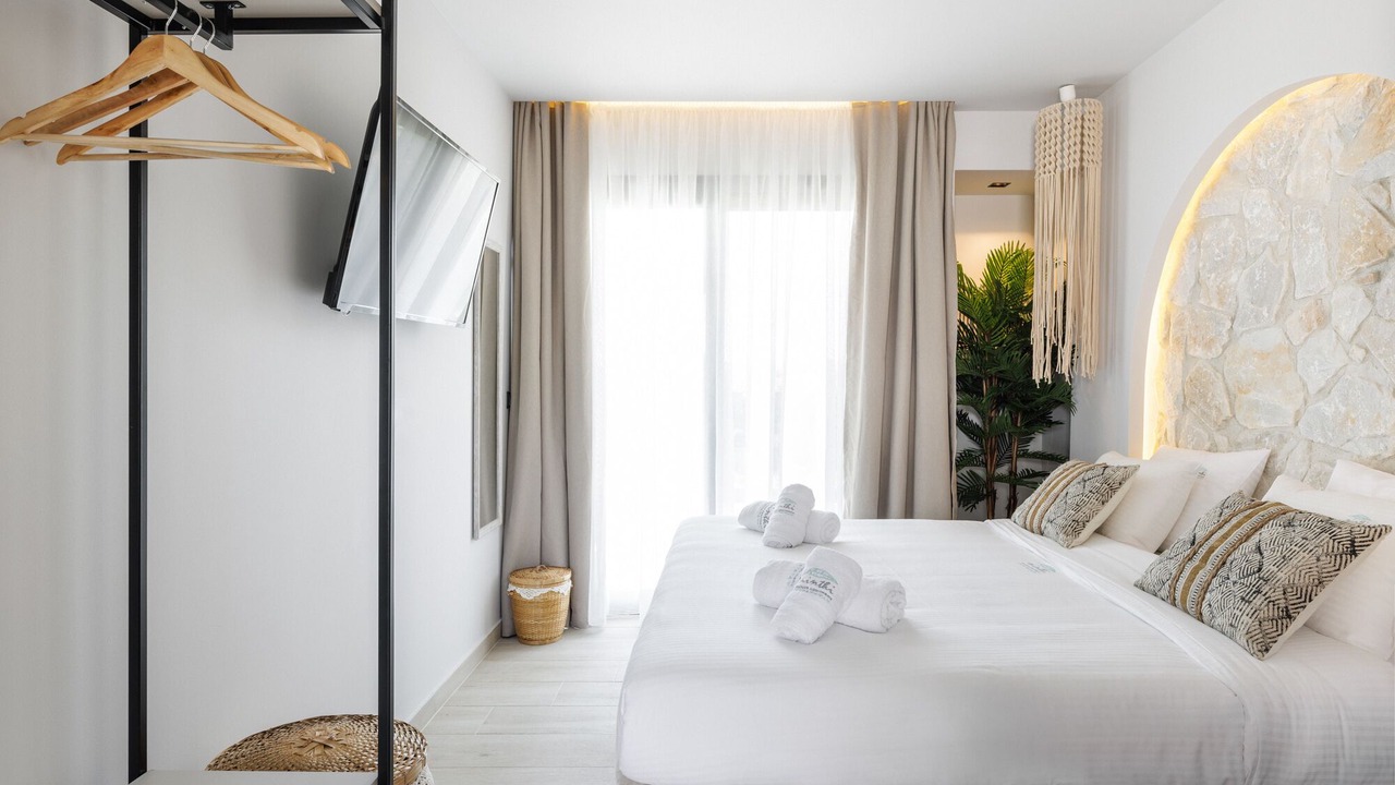 Photo of Bedroom in Polichrono
