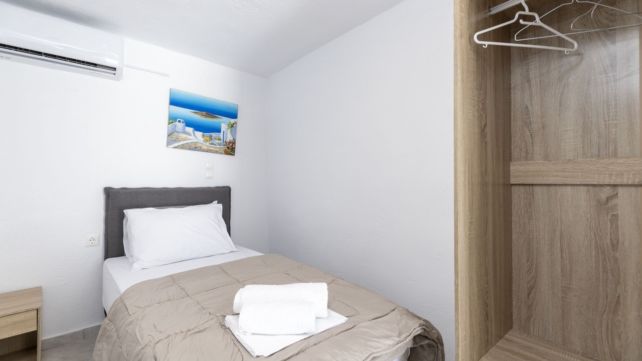 Photo of Bedroom in Exo Gialos