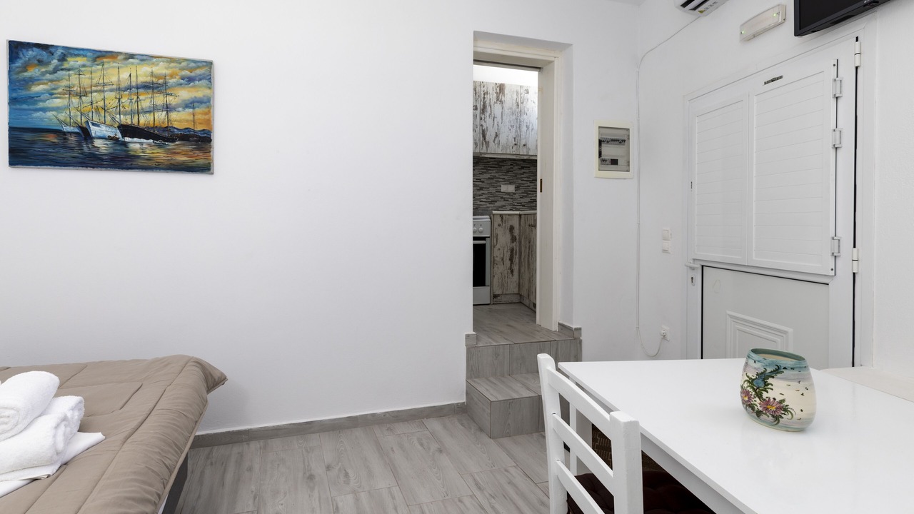 Photo of Bedroom in Exo Gialos