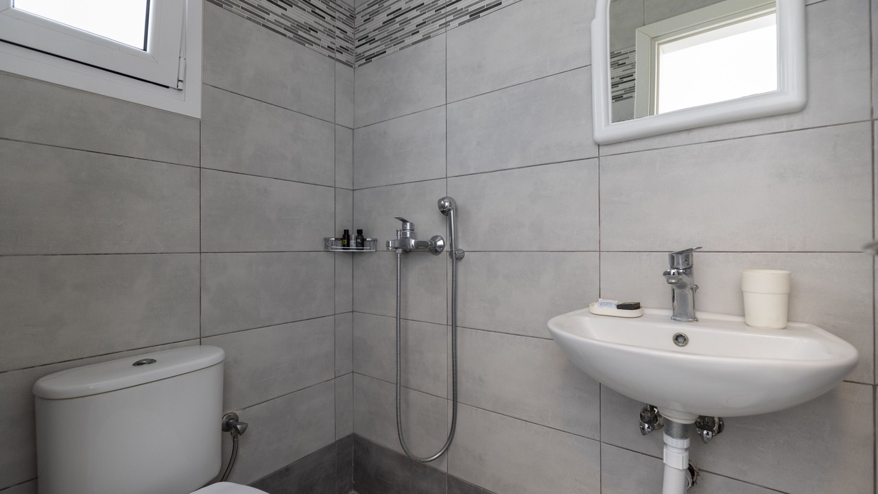 Photo of Bathroom in Exo Gialos