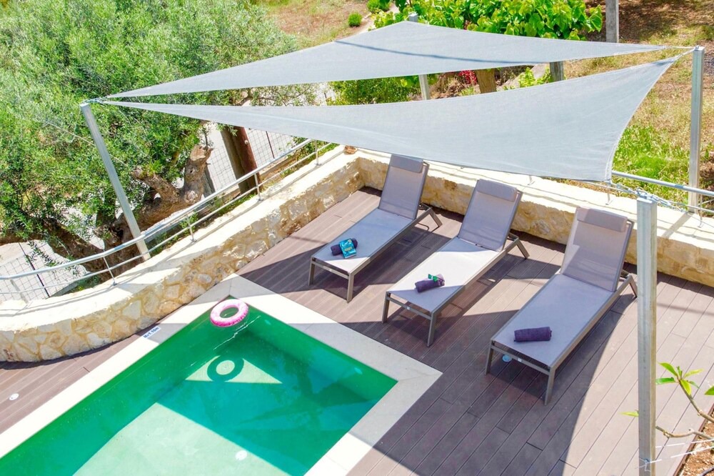 Photo of Outdoor in Gerani