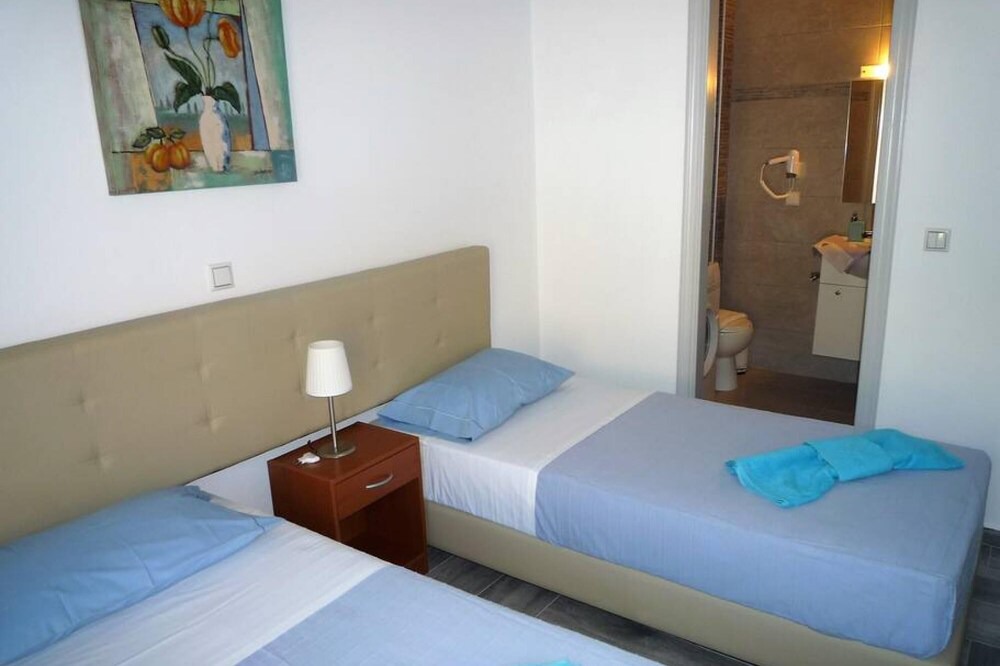 Photo of Bedroom in Dhrakata