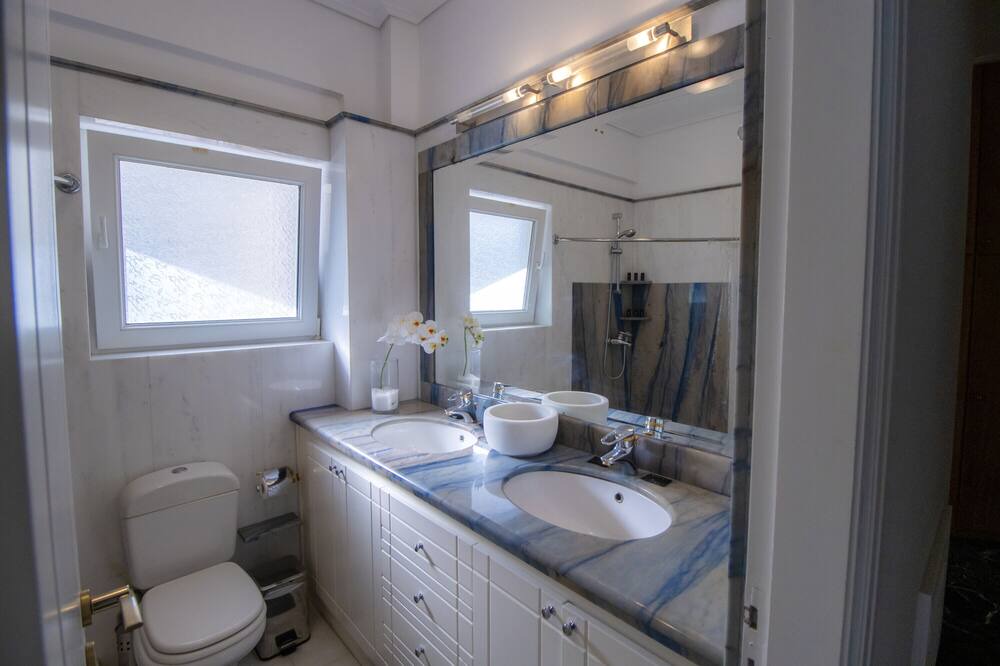 Photo of Bathroom in Nea Makri