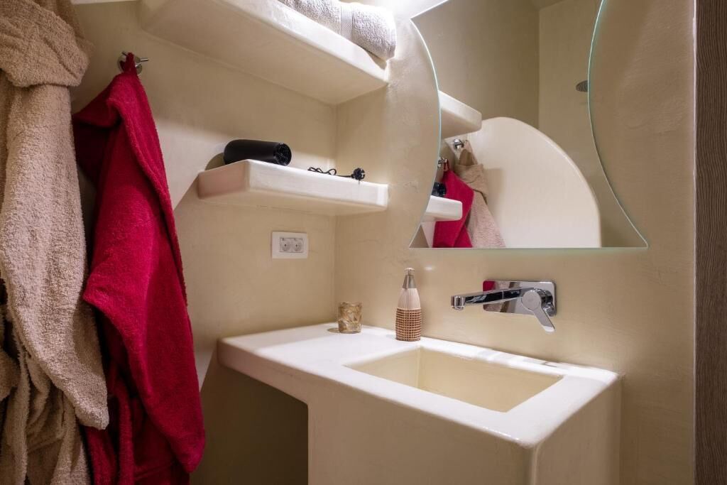 Photo of Bathroom in Perissa