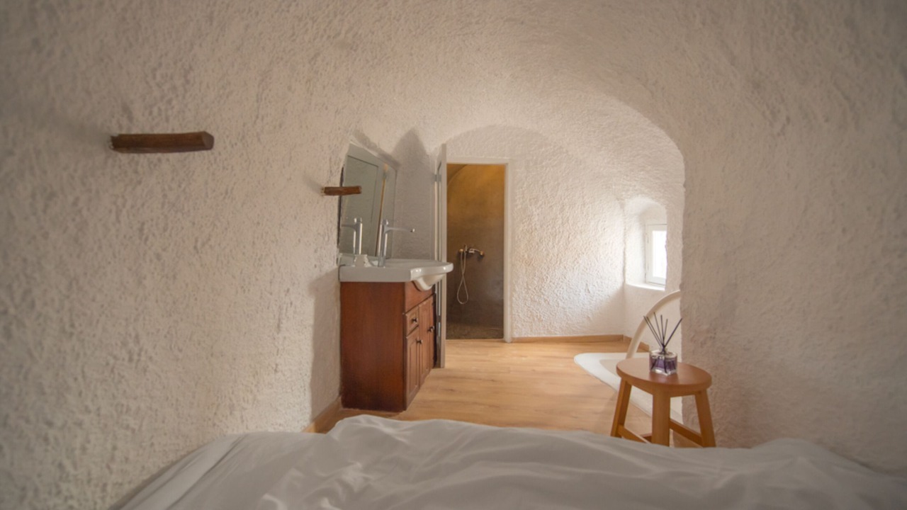 Photo of Bedroom in Oia