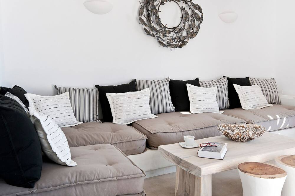 Photo of Livingroom in Santorini