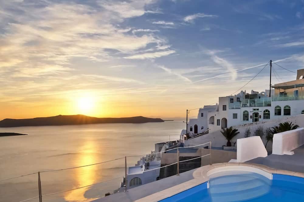 Photo of Outdoor in Fira