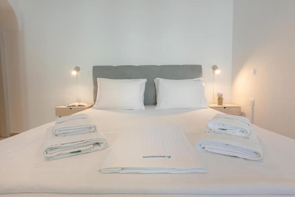 Photo of Bedroom in Fira