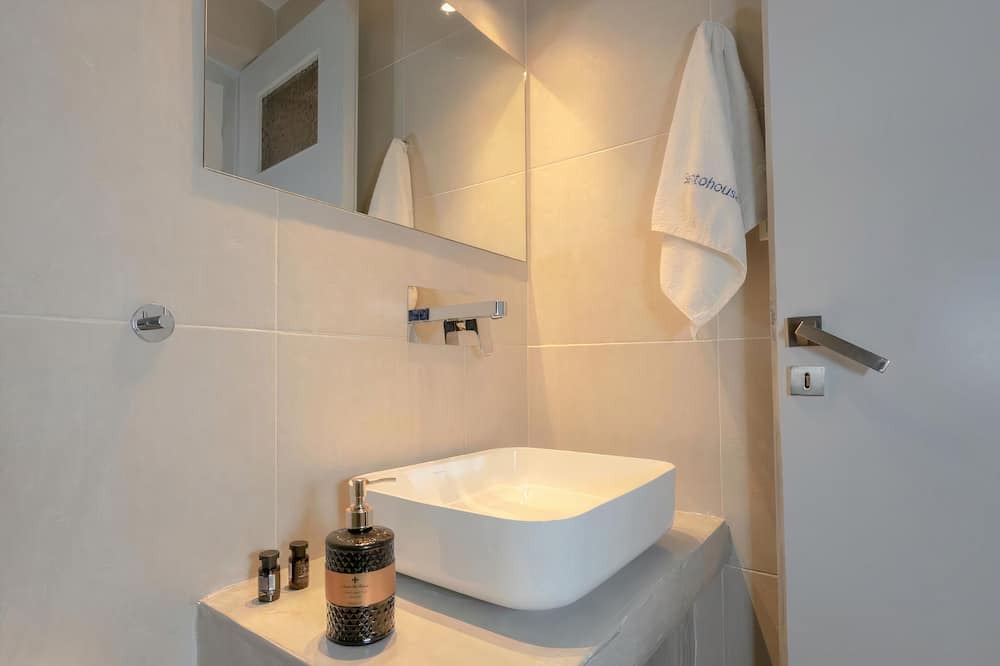 Photo of Bathroom in Fira