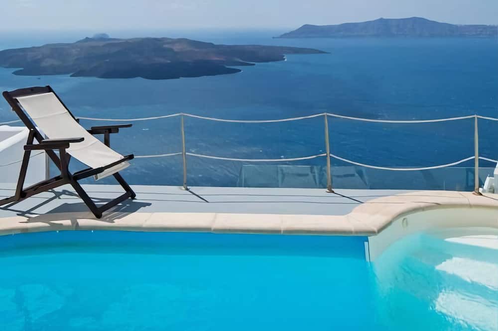 Photo of Others in Fira