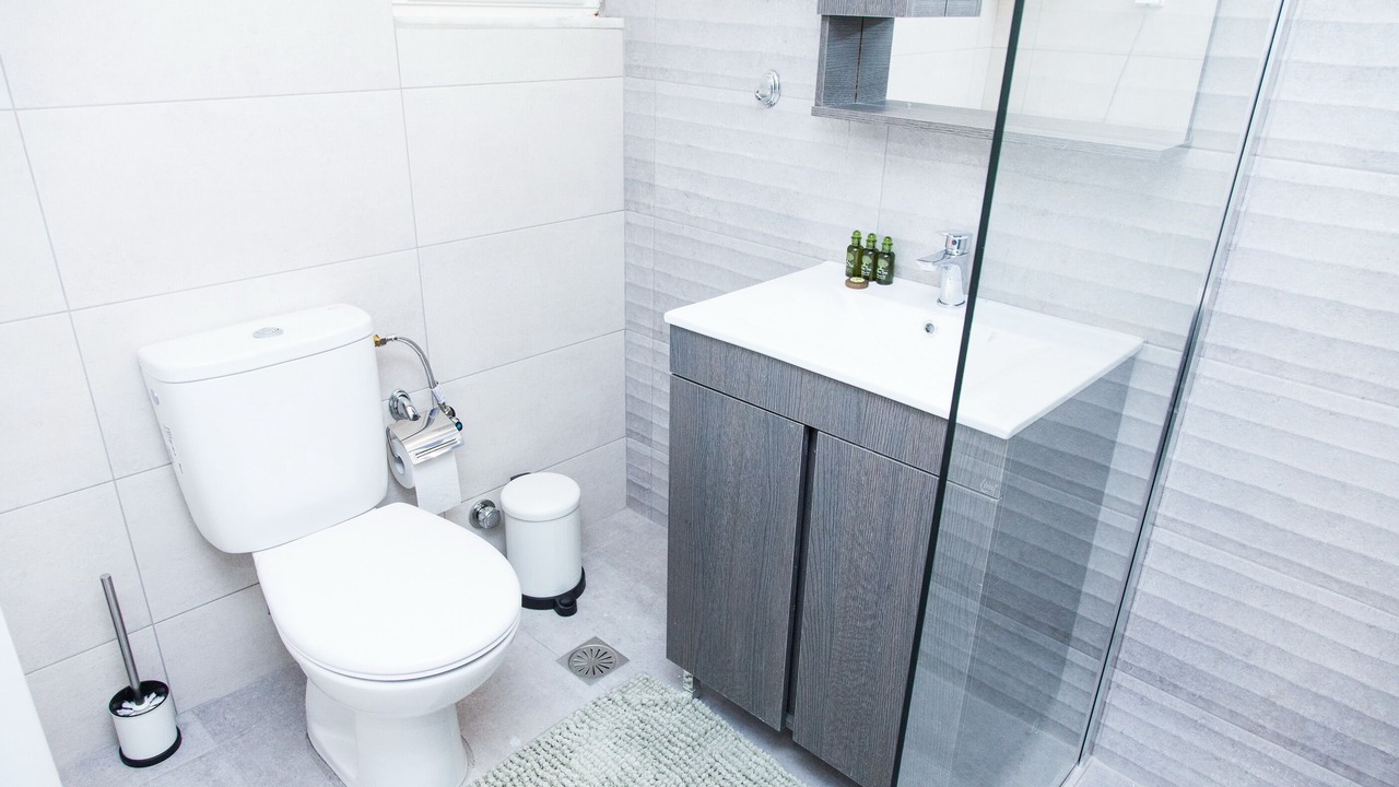 Photo of Bathroom in Ampelokipoi