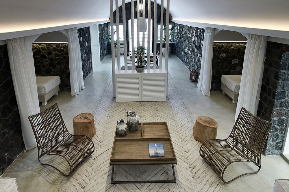 Photo of Livingroom in Exo Gialos