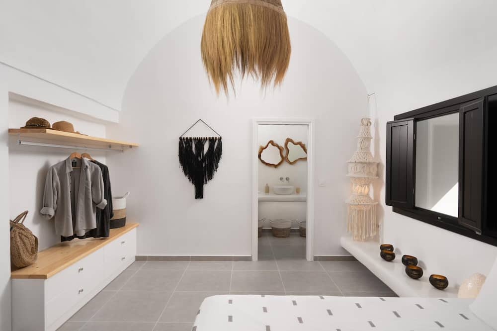 Photo of Bedroom in Oia