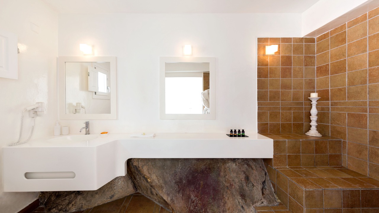 Photo of Bathroom in Imerovigli