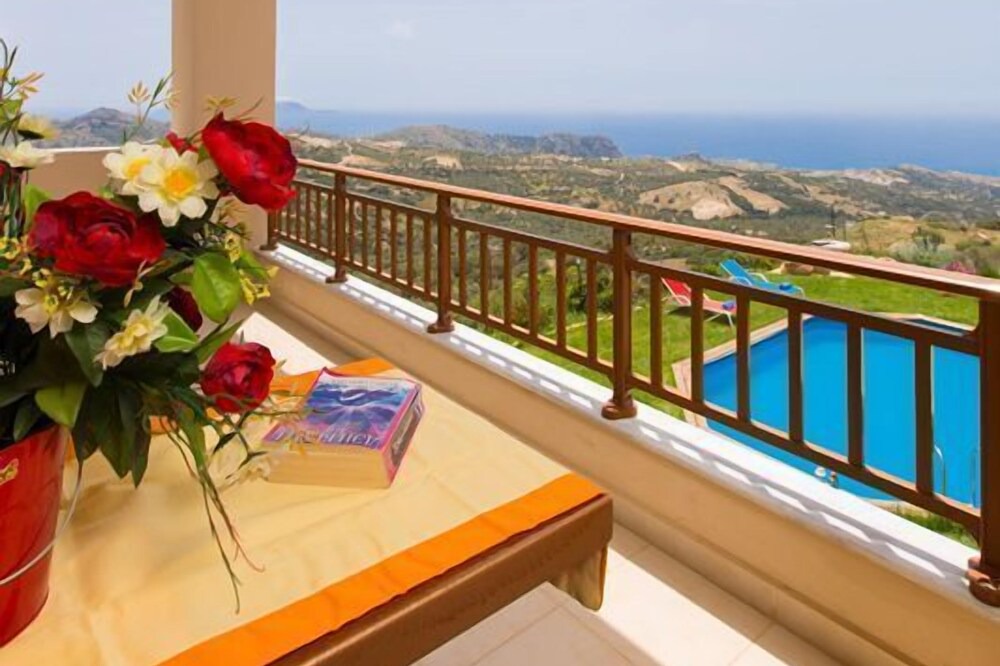 Photo of Patio Balcony in Triopetra
