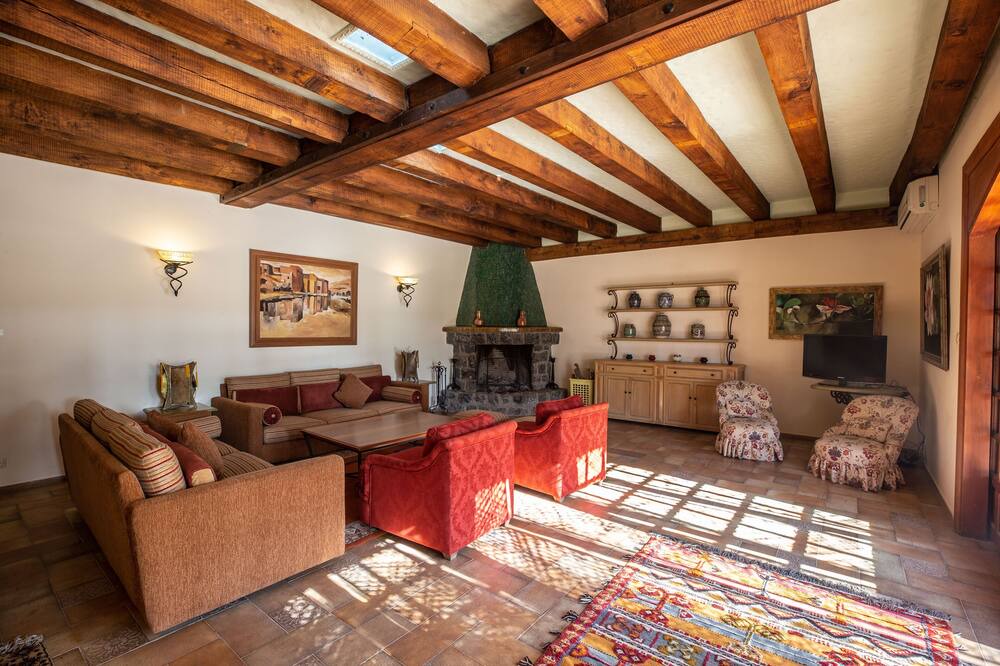 Photo of Livingroom in Saada