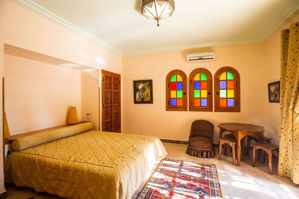 Photo of Bedroom in Saada