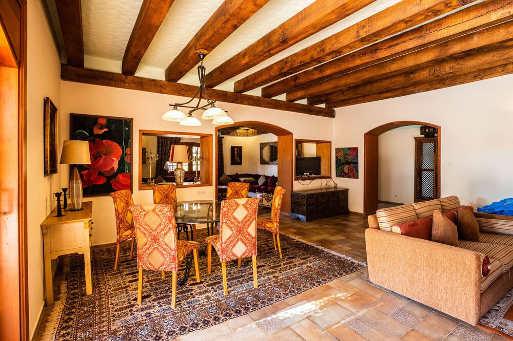 Photo of Livingroom in Saada