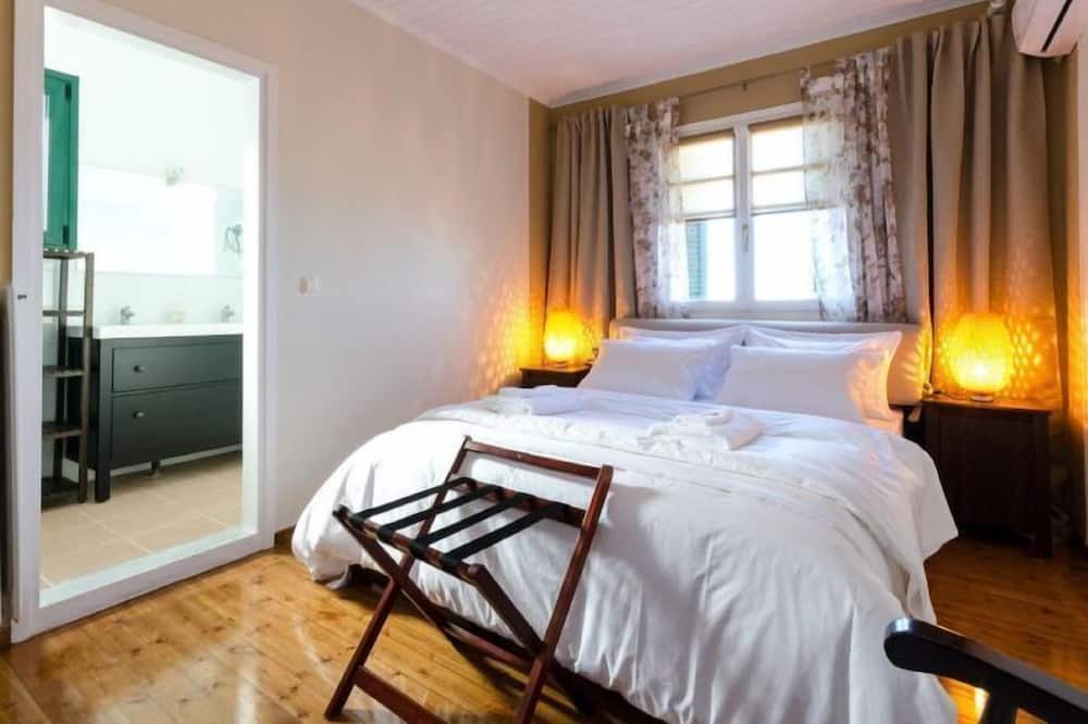 Photo of Bedroom in Achlada
