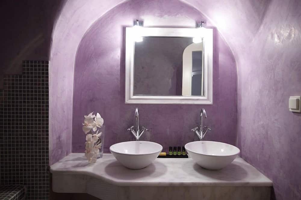 Photo of Bathroom in Firostefani