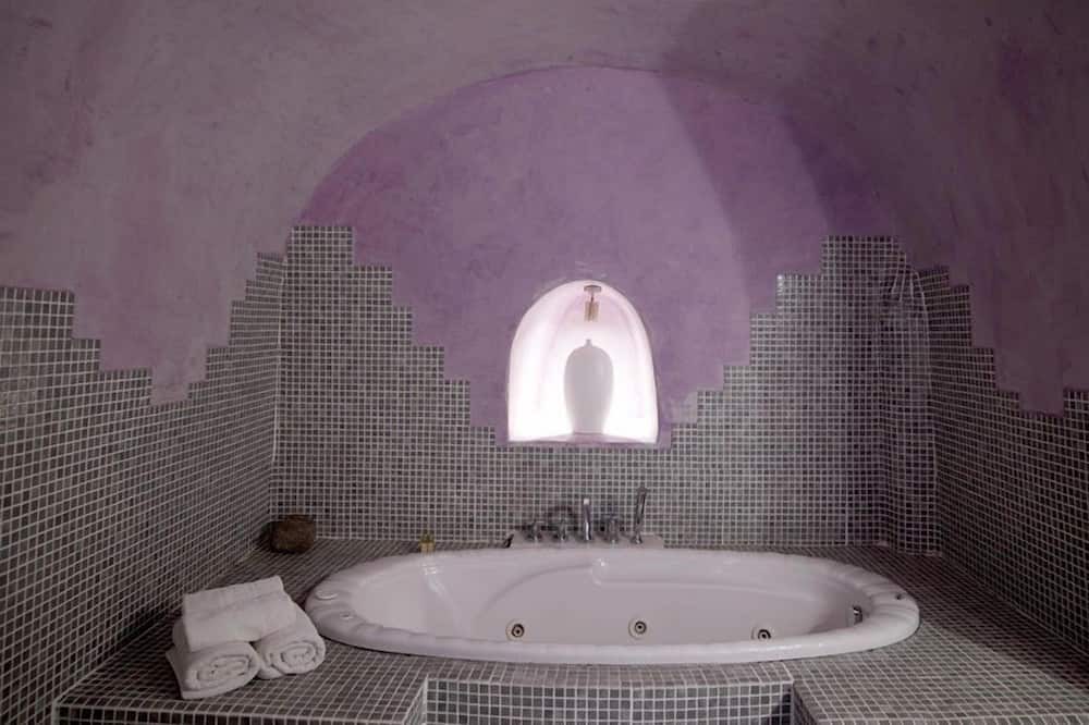 Photo of Bathroom in Firostefani