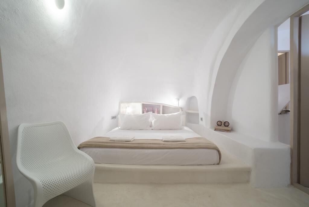 Photo of Bedroom in Fira