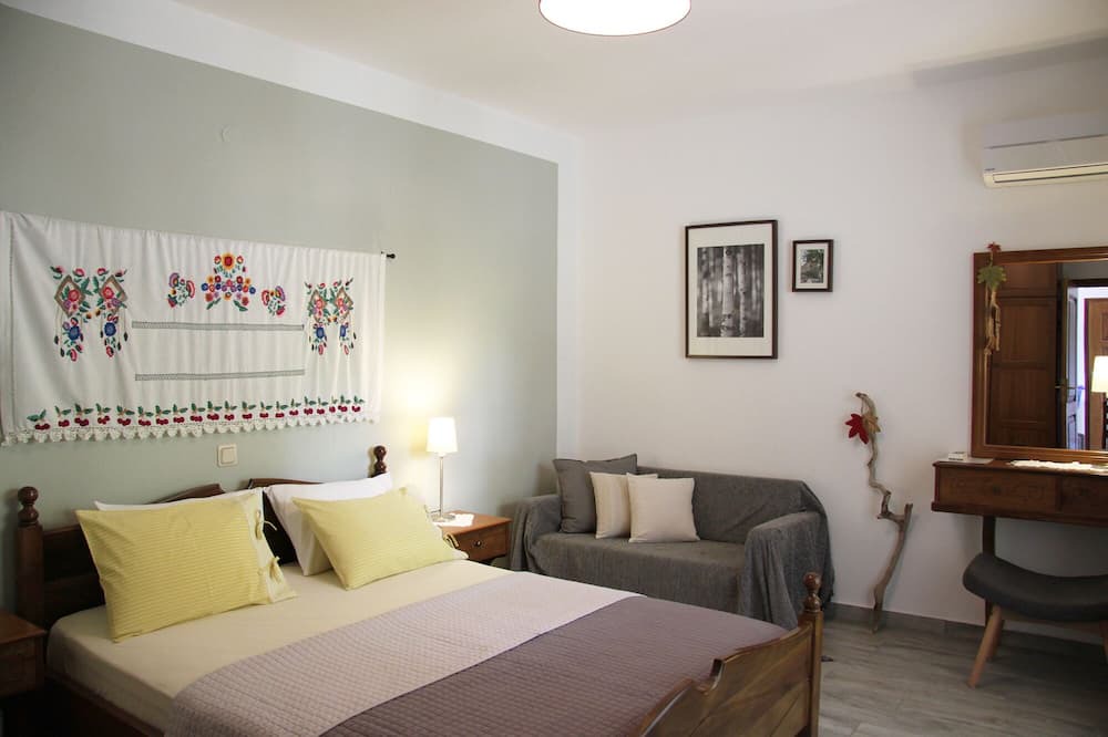 Photo of Bedroom in Kala Nera