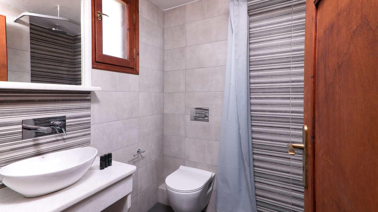 Photo of Bathroom in Emporio
