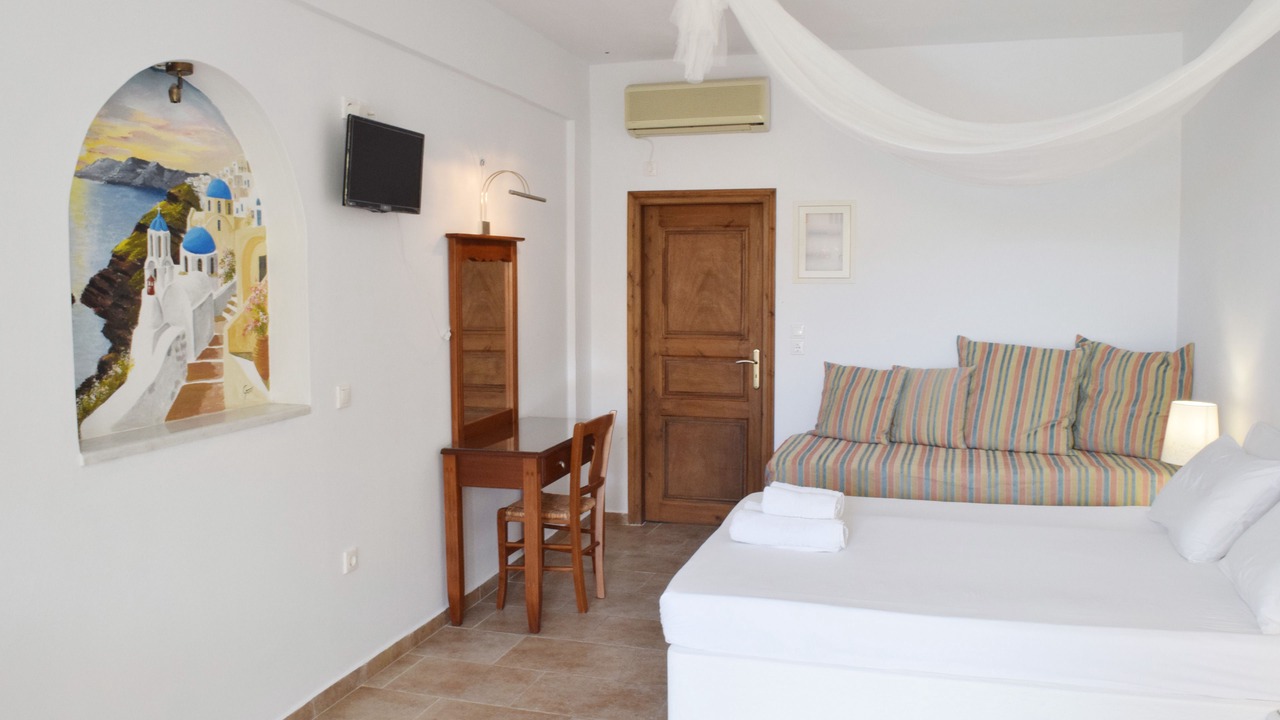 Photo of Bedroom in Messaria