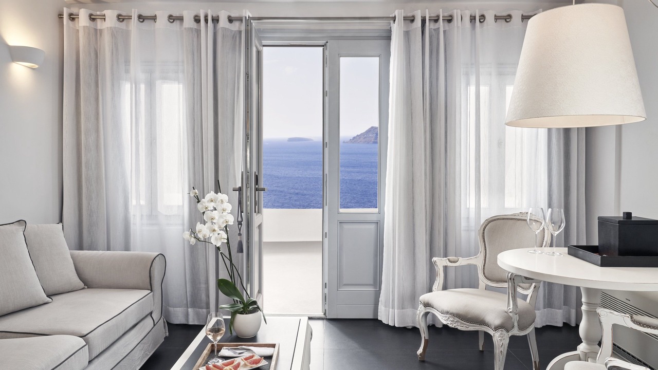Photo of Bedroom in Oia