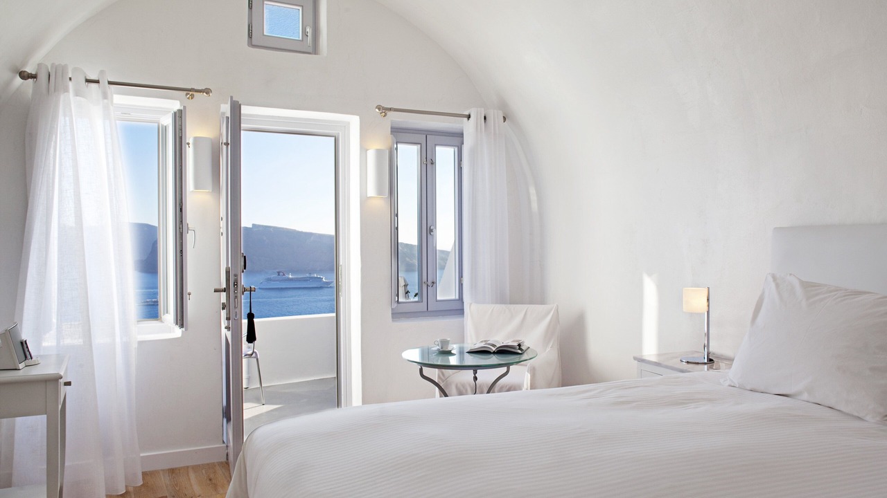 Photo of Bedroom in Oia