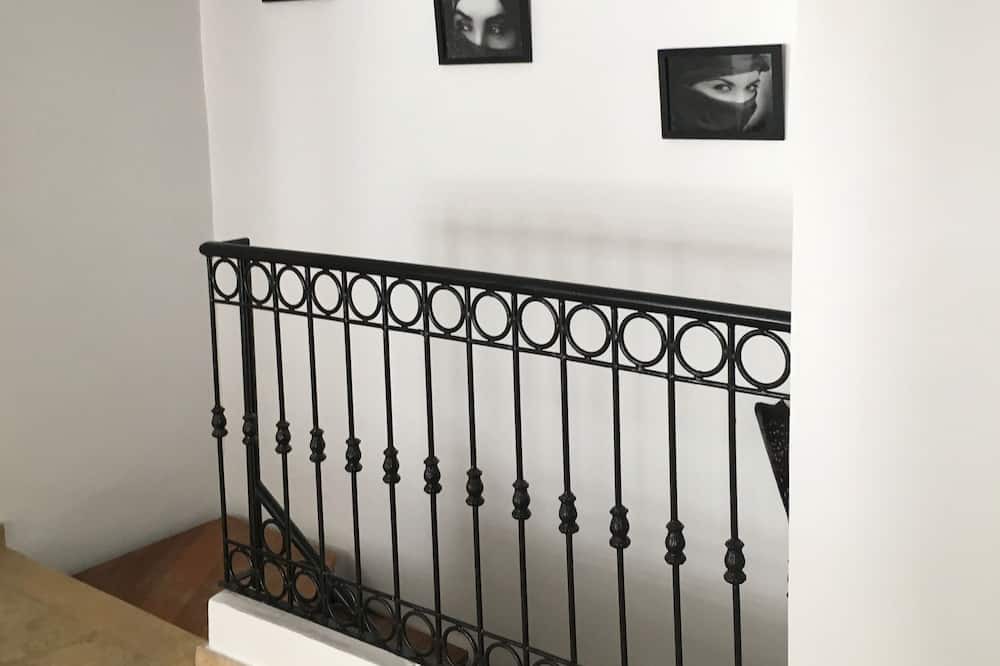 Photo of Others in Majorelle