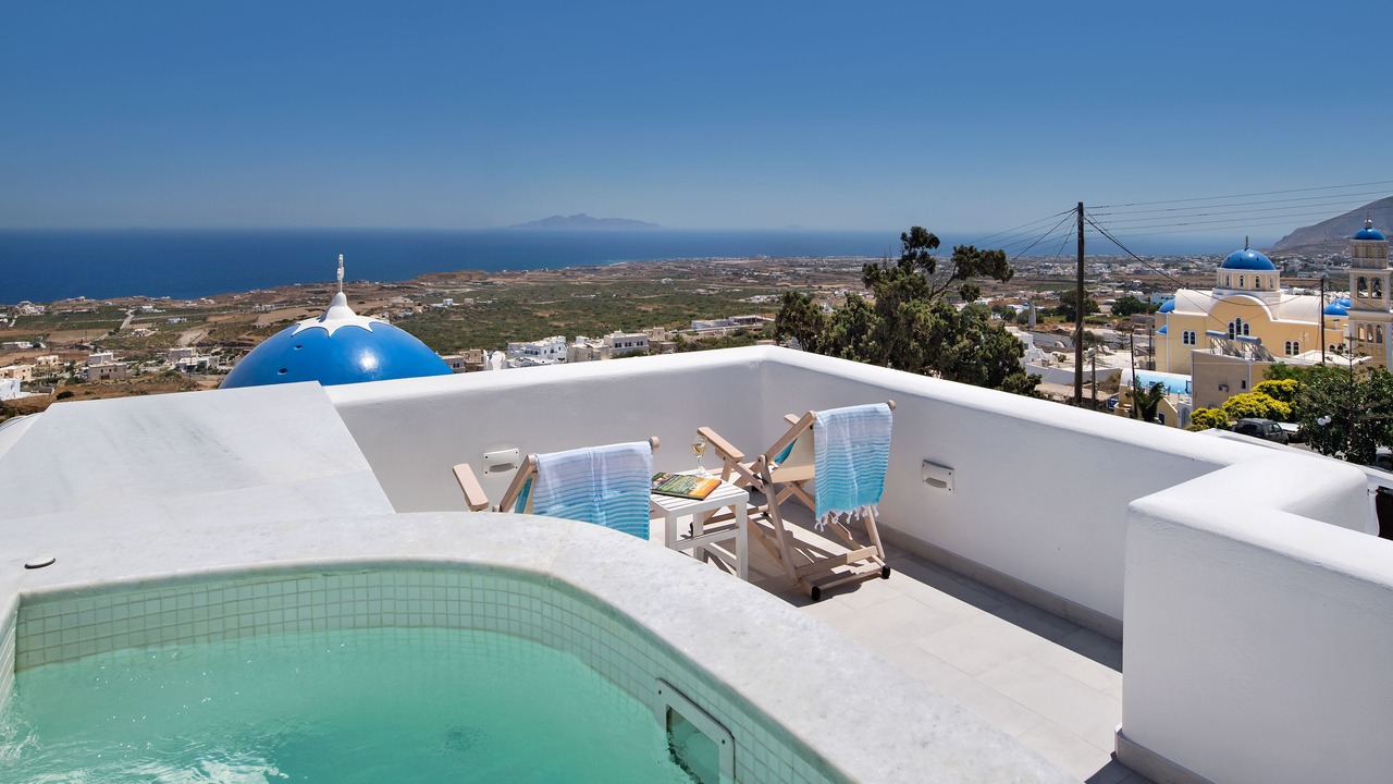 Photo of Bedroom in Fira