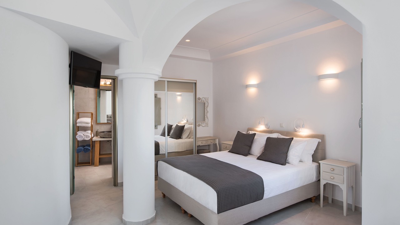 Photo of Bedroom in Fira