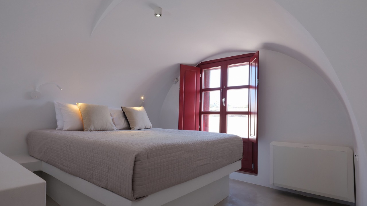 Photo of Bedroom in Oia