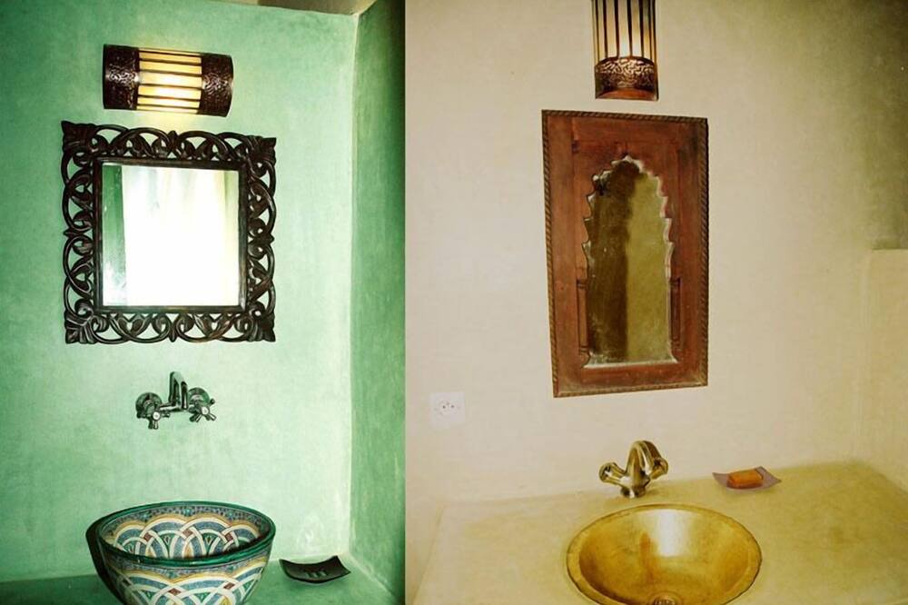 Photo of Bathroom in El Mokhifa