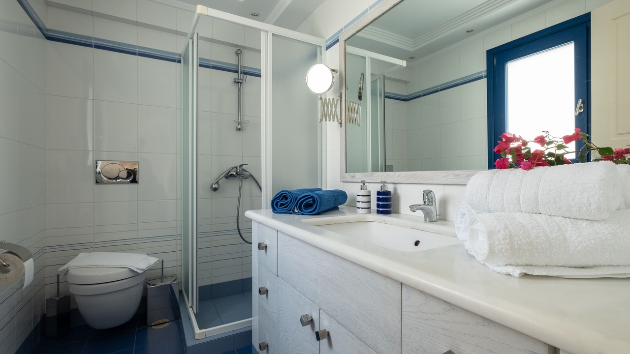 Photo of Bathroom in Kamari