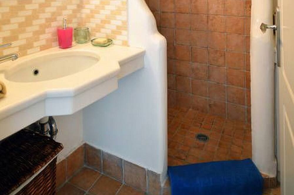Photo of Bathroom in Faros Armenistis
