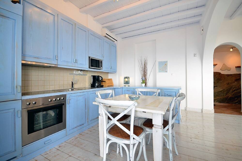 Photo of Kitchen in Faros Armenistis