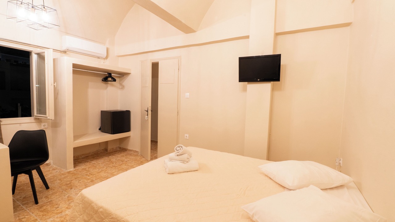 Photo of Bedroom in Fira