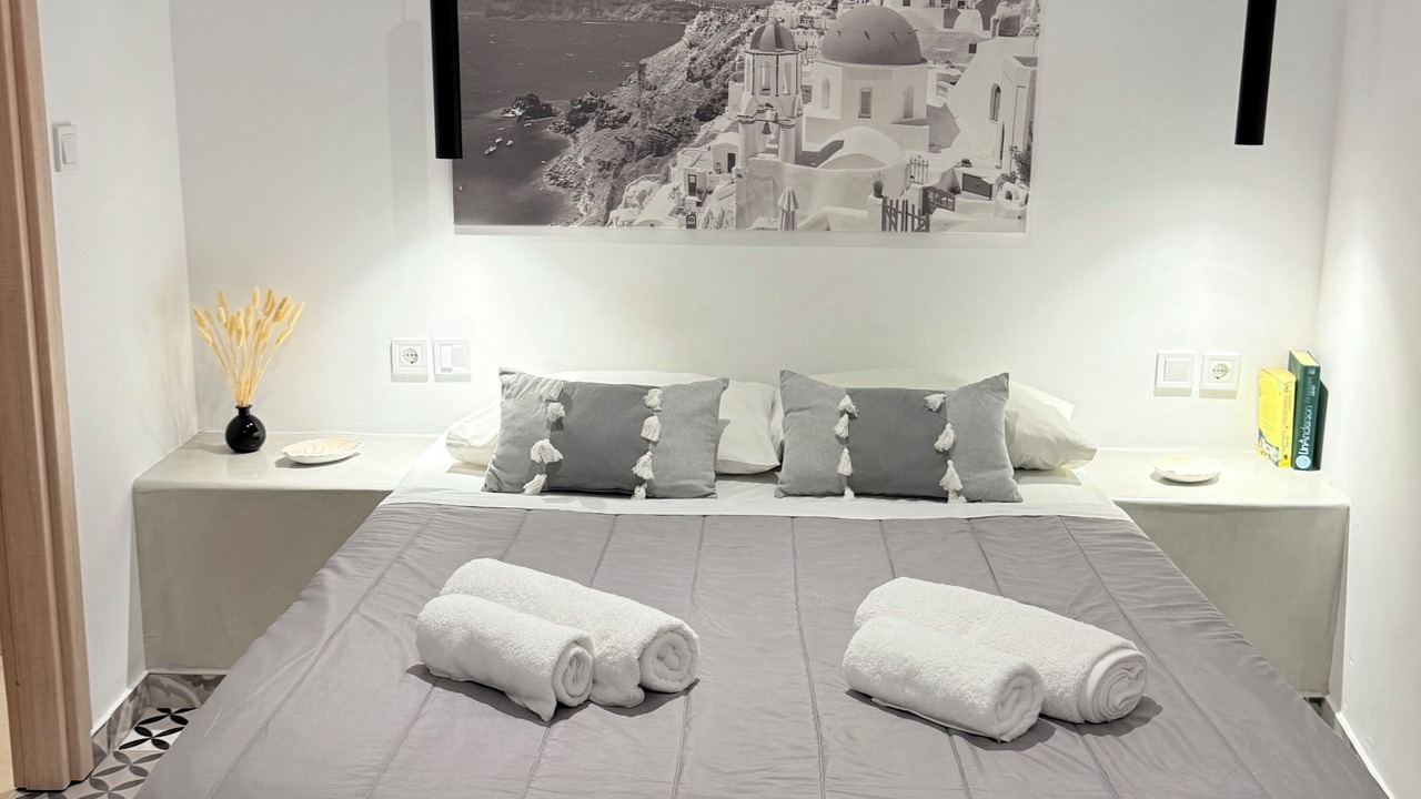Photo of Bedroom in Fira
