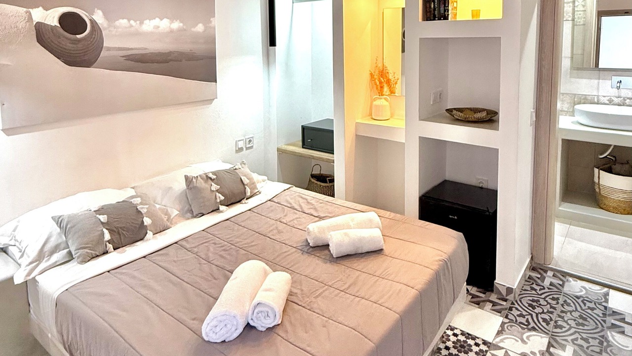 Photo of Bedroom in Fira