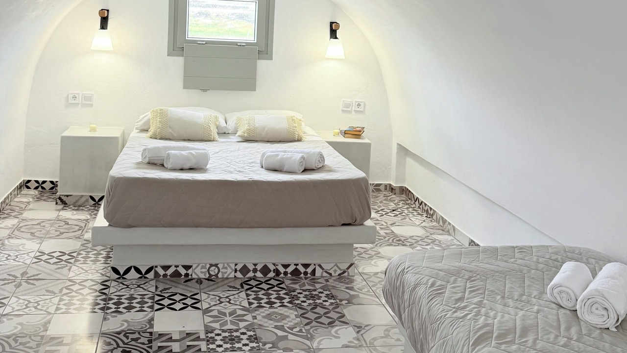 Photo of Bedroom in Fira