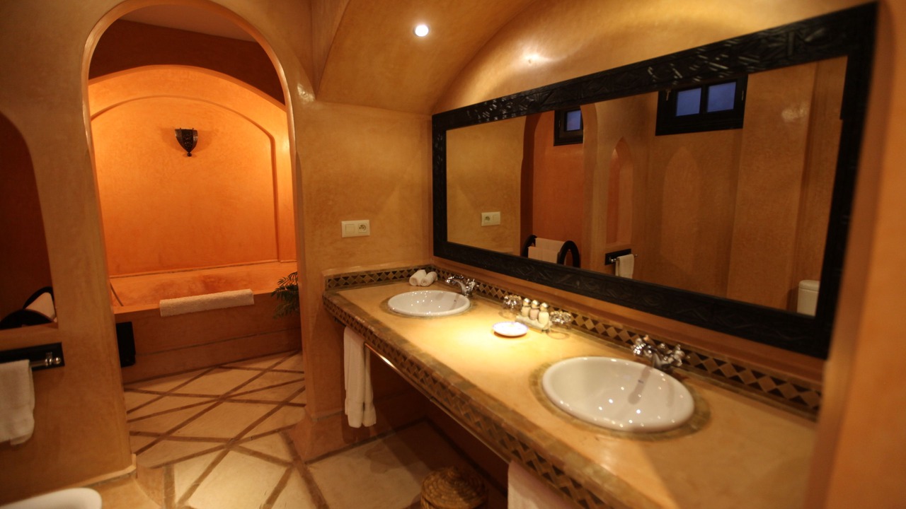 Photo of Bathroom in Tamrhakht