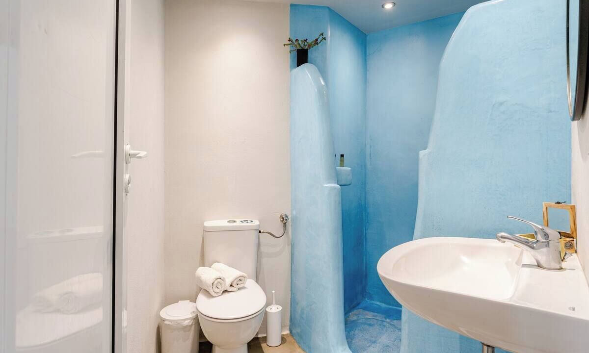 Photo of Bathroom in Exo Gialos