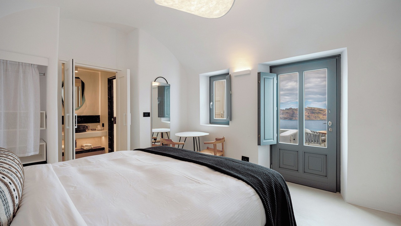 Photo of Bedroom in Oia