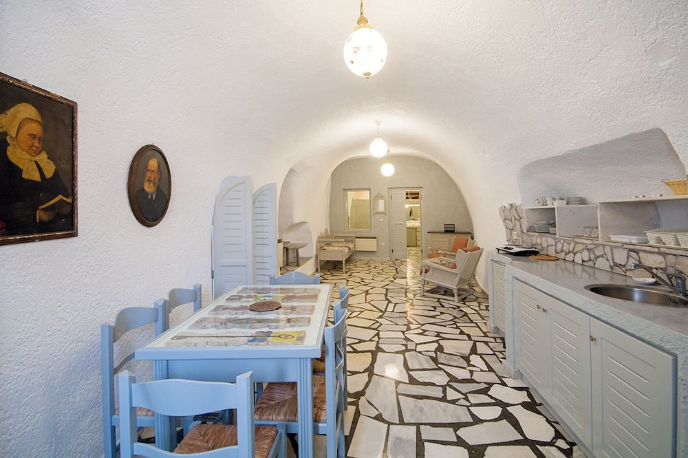 Photo of Livingroom in Vothon
