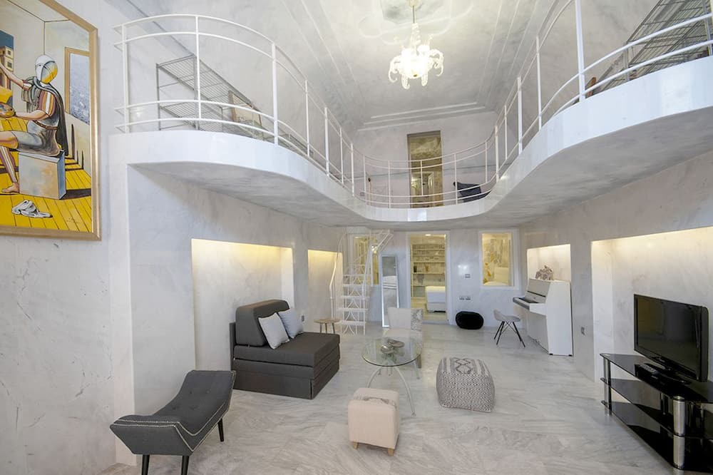 Photo of Livingroom in Vothon